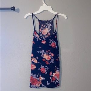 Mudd floral tank top! Size medium!